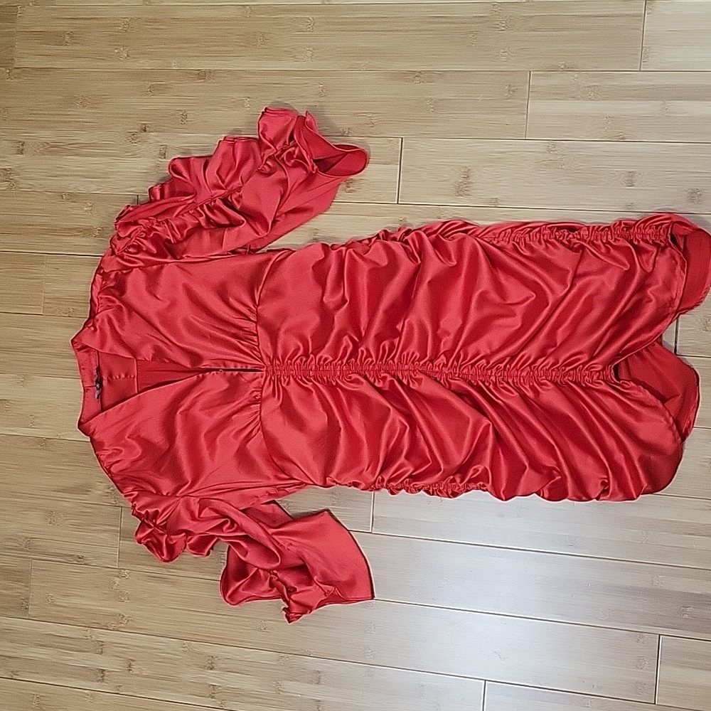 Red dress by Fashion Nova sz Small